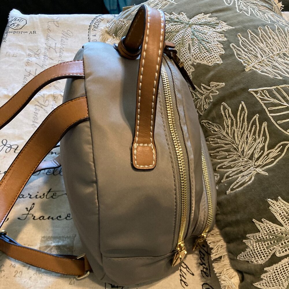 Tommy Hilfiger Beige Nylon Small Backpack with Leather Straps with TH Logo - Picture 4 of 16